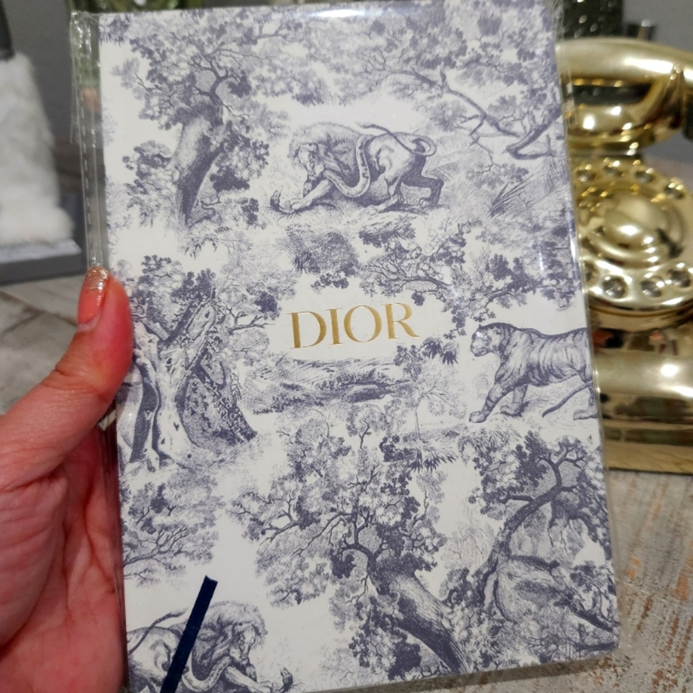 Dior notebook